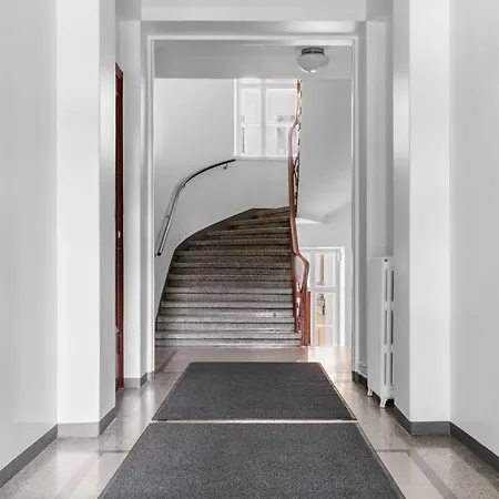 By Market Square & Cathedral *