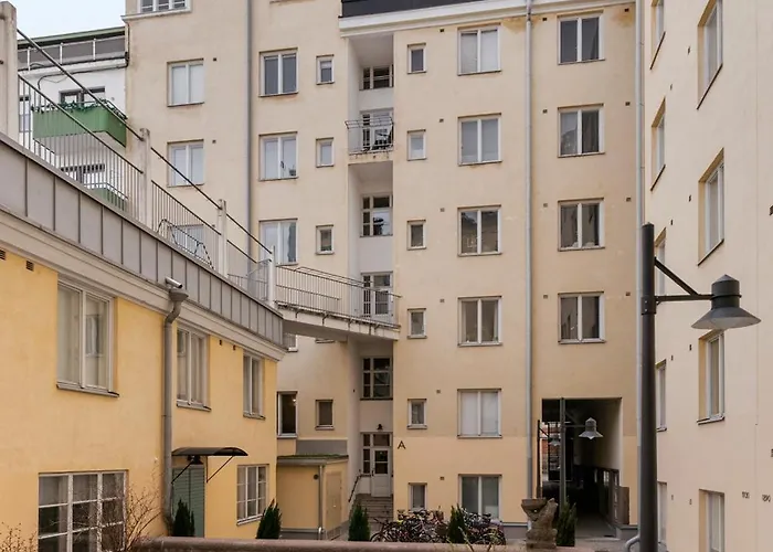 By Market Square & Cathedral * Helsinki