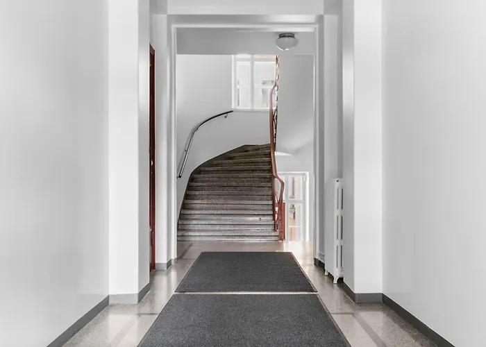 By Market Square & Cathedral *